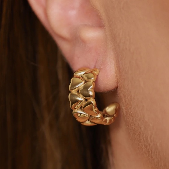 Mini hearts ♥️ earrings Valentine’s Day earrings - Picture 3 of 3